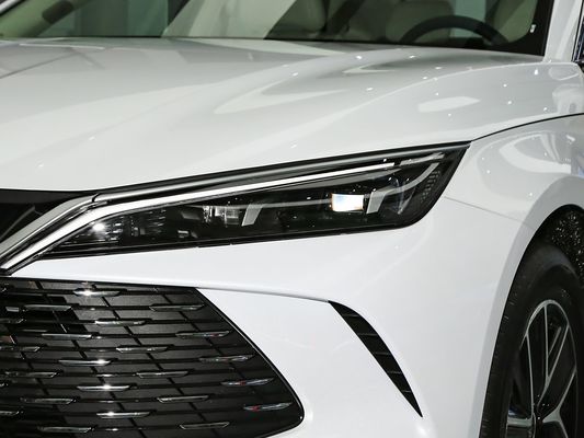 2025 BYD इलेक्ट्रिक कार Qin L EV मल्टी-लिंक इंडिपेंडेंट सस्पेंशन फास्ट चार्जिंग नया मॉडल गर्म बिक्री सनड्रॉप के साथ