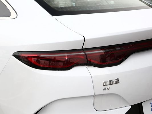 2025 BYD इलेक्ट्रिक कार Qin L EV मल्टी-लिंक इंडिपेंडेंट सस्पेंशन फास्ट चार्जिंग नया मॉडल गर्म बिक्री सनड्रॉप के साथ