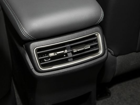 2025 BYD इलेक्ट्रिक कार Qin L EV मल्टी-लिंक इंडिपेंडेंट सस्पेंशन फास्ट चार्जिंग नया मॉडल गर्म बिक्री सनड्रॉप के साथ