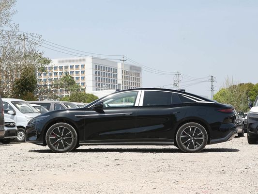 मॉडल वाहन 601 किमी रेंज 83.2kWh बैटरी क्षमता AWD फास्ट चार्जिंग सनड्रॉप हाई वोल्टेज संरचना परिवार के लिए आरामदायक