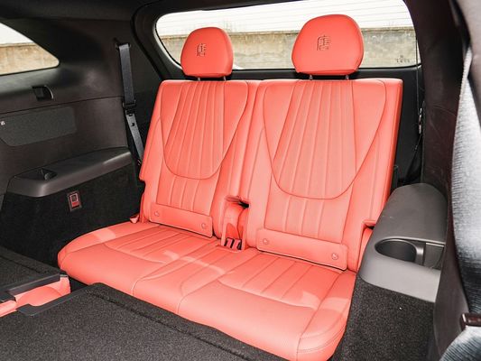 2025 BYD नई इलेक्ट्रिक वाहन प्रदर्शन के लिए Tang L 810kW पावर AWD फास्ट चार्जिंग 1000w/h 600km रेंज लंबी रेंज 7 सीटें सनरूफ के साथ