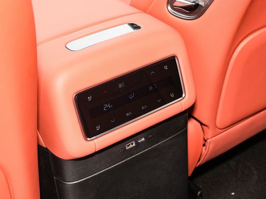 नई गर्म बिक्री BYD EV कार 2025 मॉडल 100.5 KWh बैटरी क्षमता और फास्ट चार्जिंग 0.1 घंटे 670KM लंबी दूरी 500kW पावर इलेक्ट्रिक कार परिवार के लिए बड़ी जगह 7 सीटें
