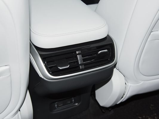 2025 Xpeng G9 फुली इलेक्ट्रिक एसयूवी 93.1kWh बैटरी क्षमता 423kW मैक्स मोटर पावर 680km लंबी रेंज और सनरोफ के साथ फास्ट चार्जिंग