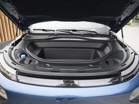 2025 Xpeng G9 फुली इलेक्ट्रिक एसयूवी 93.1kWh बैटरी क्षमता 423kW मैक्स मोटर पावर 680km लंबी रेंज और सनरोफ के साथ फास्ट चार्जिंग