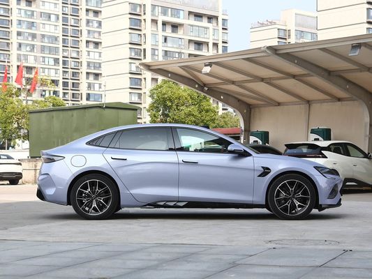 2025 BYD इलेक्ट्रिक वाहन सील EV स्मार्ट मॉडल 650KM लंबी दूरी 80.64kWh बैटरी फास्ट चार्जिंग हॉट सेल के साथ सनरूफ