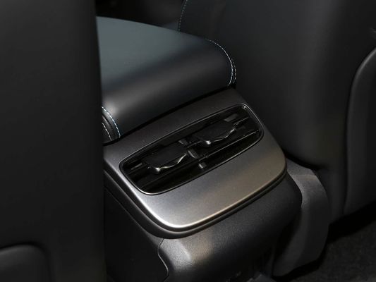 2025 BYD EV कार सील AWD प्रदर्शन लंबी दूरी 600KM फास्ट चार्जिंग इलेक्ट्रिक कार चार पहिया ड्राइव सनड्रॉप के साथ इलेक्ट्रिक वाहन