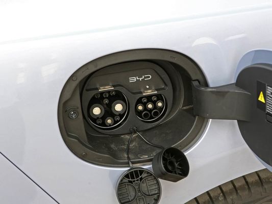 2025 BYD EV कार सील AWD प्रदर्शन लंबी दूरी 600KM फास्ट चार्जिंग इलेक्ट्रिक कार चार पहिया ड्राइव सनड्रॉप के साथ इलेक्ट्रिक वाहन