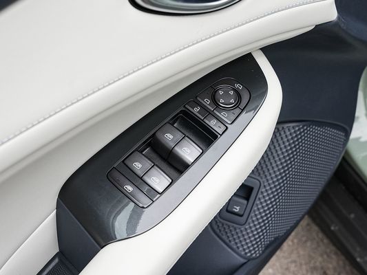 2025 BYD इलेक्ट्रिक वाहन सील 06GT 0.33 घंटे का फास्ट चार्जिंग टाइम और परफॉर्मेंस लंबी रेंज 550 किमी परिवार के लिए सनरूफ के साथ बड़ी बैटरी