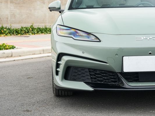 2025 BYD इलेक्ट्रिक वाहन सील 06GT 0.33 घंटे का फास्ट चार्जिंग टाइम और परफॉर्मेंस लंबी रेंज 550 किमी परिवार के लिए सनरूफ के साथ बड़ी बैटरी