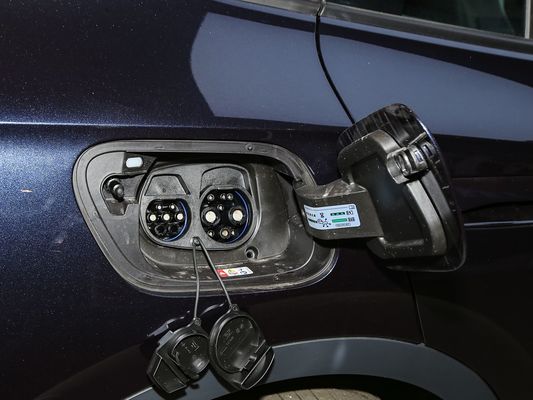2025 VW ID4 नया मॉडल बेस्ट ऑफर इलेक्ट्रिक कार हॉट सेलिंग EV वोक्सवैगन 601 किमी रेंज और 0.67hrs फास्ट चार्जिंग टाइम